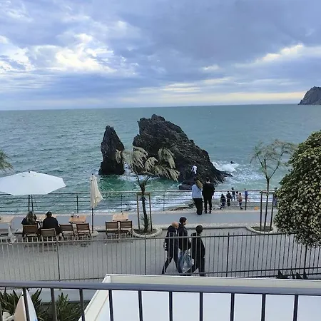 Con Vista Mare Carmen Monterosso al Mare